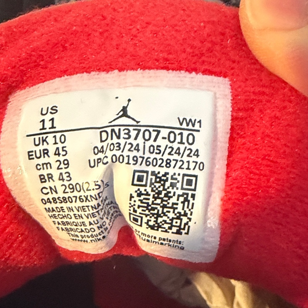 Air Jordan 3 Black/Red Cement DN3707-010 New with box!! - Picture 5 of 10